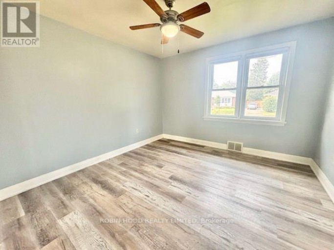 MAIN - 5904 CARMAN STREET, Niagara Falls (Downtown), Ontario, L2J1S1