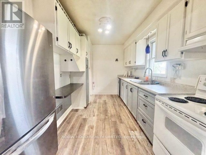 MAIN - 5904 CARMAN STREET, Niagara Falls (Downtown), Ontario, L2J1S1