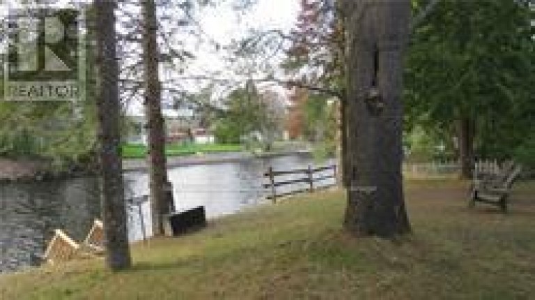 15 BROOK ROAD, Kawartha Lakes (Somerville), Ontario, K0M1N0