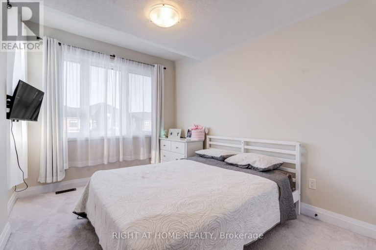 70 WESTLAKE CRESCENT, Bradford West Gwillimbury (Bradford), Ontario, L3Z4K4