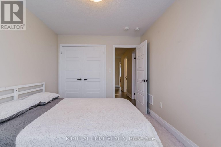 70 WESTLAKE CRESCENT, Bradford West Gwillimbury (Bradford), Ontario, L3Z4K4