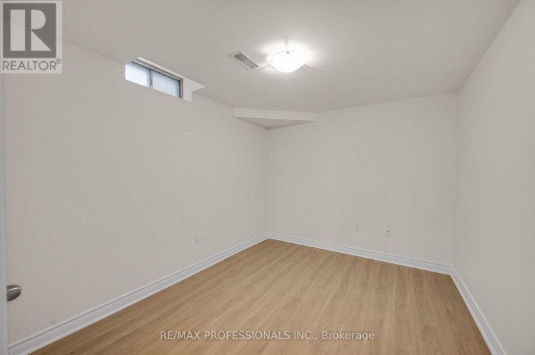 BSMT - 2900 TRADEWIND DRIVE, Mississauga (Meadowvale), Ontario, L5N6L2