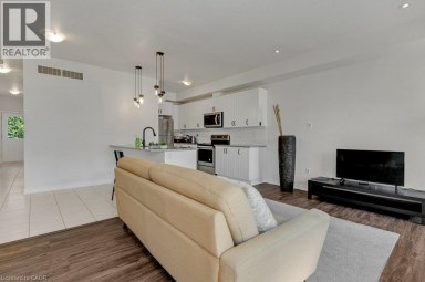 397 WESTWOOD Drive Unit# B Kitchener Ontario photo 14