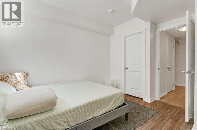 397 WESTWOOD Drive Unit# B Kitchener Ontario photo 25