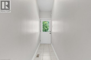 397 WESTWOOD Drive Unit# B Kitchener Ontario photo 6