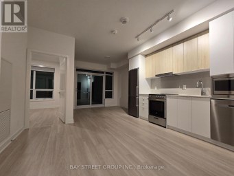 1806B - 50 UPPER MALL WAY Vaughan (Brownridge) Ontario photo 1