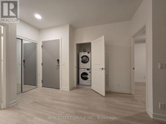 1806B - 50 UPPER MALL WAY Vaughan (Brownridge) Ontario photo 12