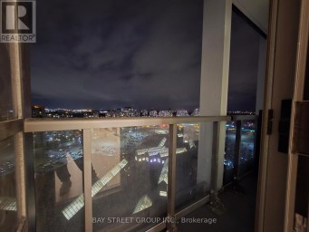 1806B - 50 UPPER MALL WAY Vaughan (Brownridge) Ontario photo 8