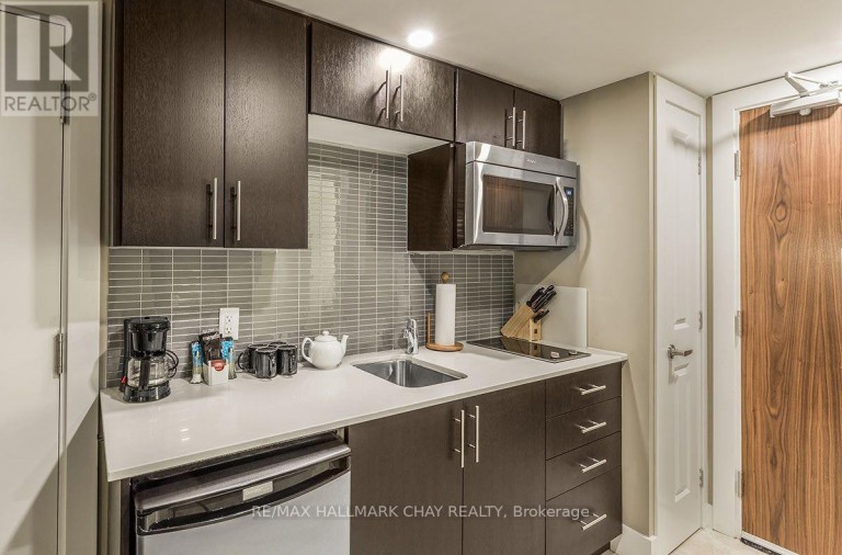 6412/14 - 9 HARBOUR STREET E, Collingwood, Ontario, L9Y5B5