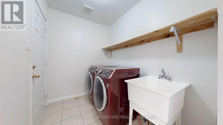 138 SUN KING CRESCENT, Barrie (Innis-Shore), Ontario, L4M0E5