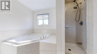138 SUN KING CRESCENT Barrie (Innis-Shore) Ontario photo 27