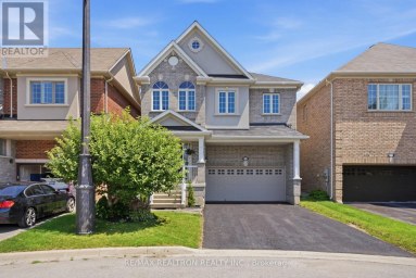 281 SLOSS COURT, Newmarket (Woodland Hill), Ontario
