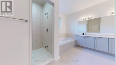 56 CHARLES WHITE COURT East Gwillimbury (Sharon) Ontario photo 14