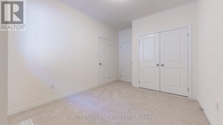 56 CHARLES WHITE COURT, East Gwillimbury (Sharon), Ontario, L0G1V0
