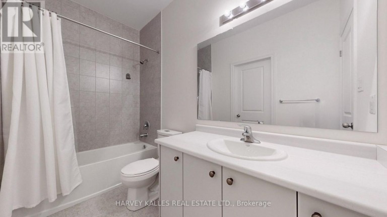 56 CHARLES WHITE COURT, East Gwillimbury (Sharon), Ontario, L0G1V0