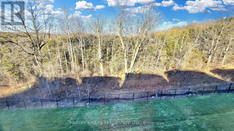 56 CHARLES WHITE COURT, East Gwillimbury (Sharon), Ontario, L0G1V0