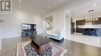 56 CHARLES WHITE COURT East Gwillimbury (Sharon) Ontario photo 4