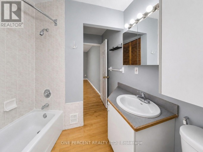 546 CONCESSION STREET W, Hamilton (Eastmount), Ontario, L8V1A9
