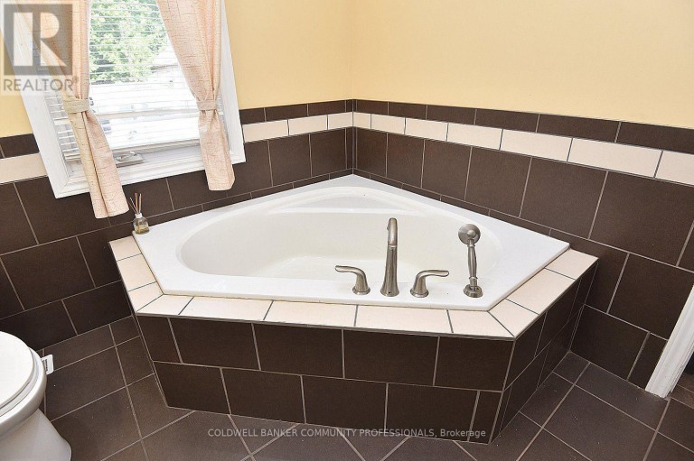 180 PROVINCE STREET N, Hamilton (Crown Point), Ontario, L8H4H8