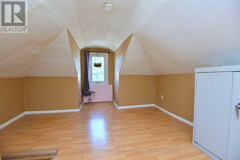 180 PROVINCE STREET N, Hamilton (Crown Point), Ontario, L8H4H8