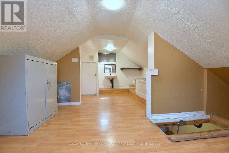 180 PROVINCE STREET N, Hamilton (Crown Point), Ontario, L8H4H8