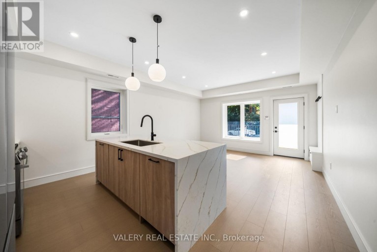 MAIN - 131 DOVERCOURT ROAD, Toronto (Trinity-Bellwoods), Ontario, M6J3C5