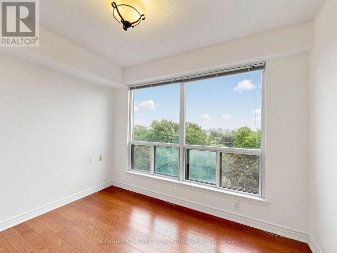 603 - 935 SHEPPARD AVENUE W, Toronto (Clanton Park), Ontario, M3H2T7