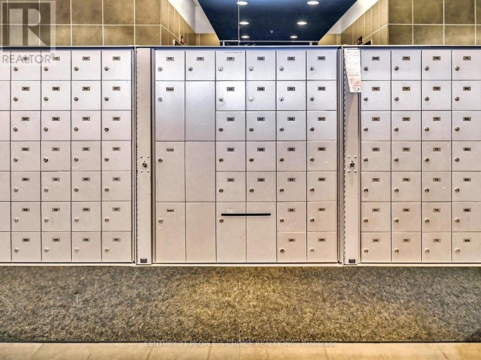 603 - 935 SHEPPARD AVENUE W, Toronto (Clanton Park), Ontario, M3H2T7