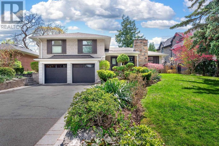 64 RAVENSBOURNE CRESCENT, Toronto (Princess-Rosethorn), Ontario, M9A2A8