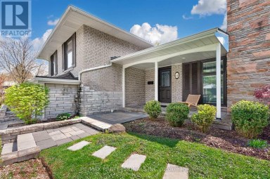 64 RAVENSBOURNE CRESCENT Toronto (Princess-Rosethorn) Ontario photo 3