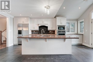 64 RAVENSBOURNE CRESCENT Toronto (Princess-Rosethorn) Ontario photo 7