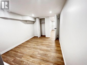 LOWER - 3 ROBLOCKE AVENUE Toronto (Dovercourt-Wallace Emerson-Junction) Ontario photo 4
