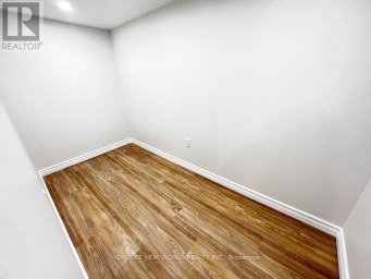 LOWER - 3 ROBLOCKE AVENUE Toronto (Dovercourt-Wallace Emerson-Junction) Ontario photo 5