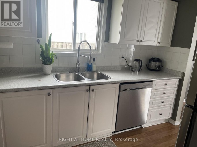 ROOM 1 - 33 PHAIR CRESCENT, London South (South J), Ontario, N5Z5B5