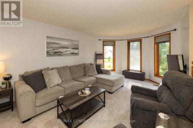 2446 CASPIAN STREET Thunder Bay (Mountain Road) Ontario photo 2