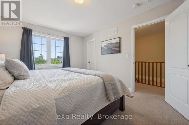 14 SADLER STREET Centre Wellington (Fergus) Ontario photo 18