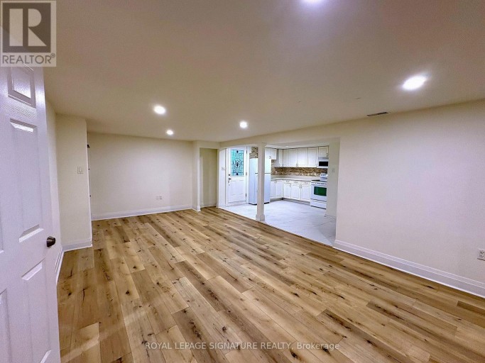 BASEMENT - 5 CARNEGIE COURT, Toronto (Newtonbrook West), Ontario, M2M1W2