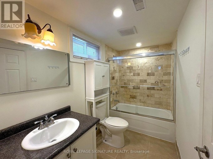 BASEMENT - 5 CARNEGIE COURT, Toronto (Newtonbrook West), Ontario, M2M1W2
