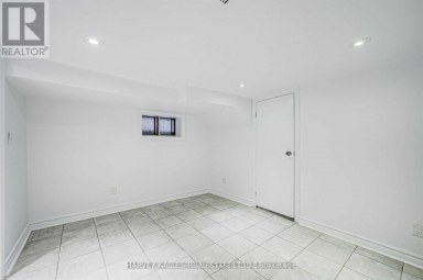 LOWER - 184 CEDRIC AVENUE Toronto (Oakwood Village) Ontario photo 12