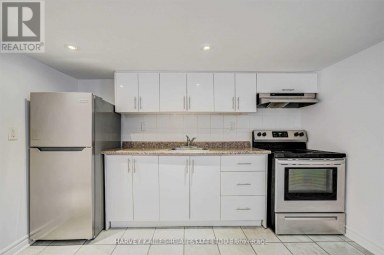 LOWER - 184 CEDRIC AVENUE Toronto (Oakwood Village) Ontario photo 7