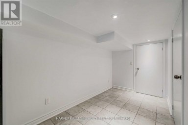 LOWER - 184 CEDRIC AVENUE Toronto (Oakwood Village) Ontario photo 8