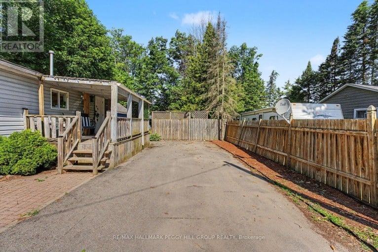 60 LAIDLAW STREET, Wasaga Beach, Ontario, L9Z2L2