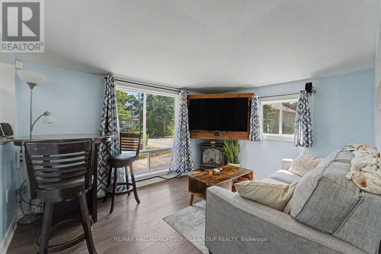 60 LAIDLAW STREET, Wasaga Beach, Ontario, L9Z2L2