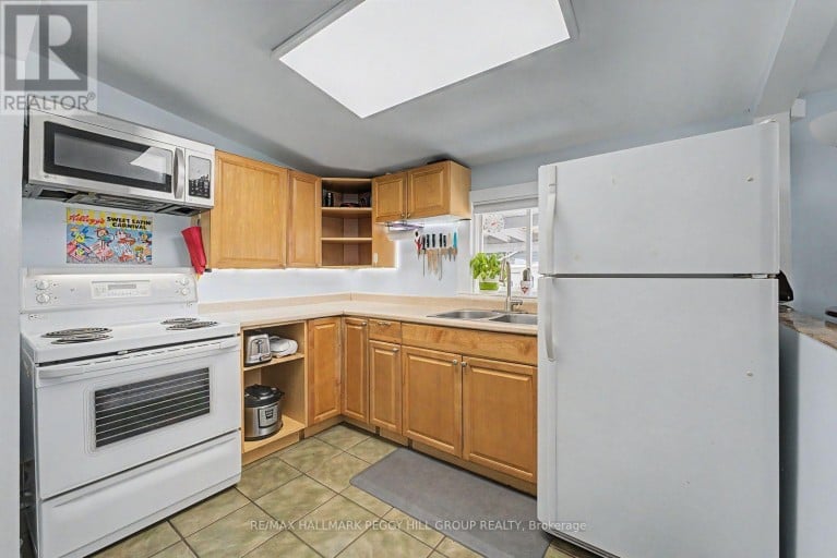 60 LAIDLAW STREET, Wasaga Beach, Ontario, L9Z2L2