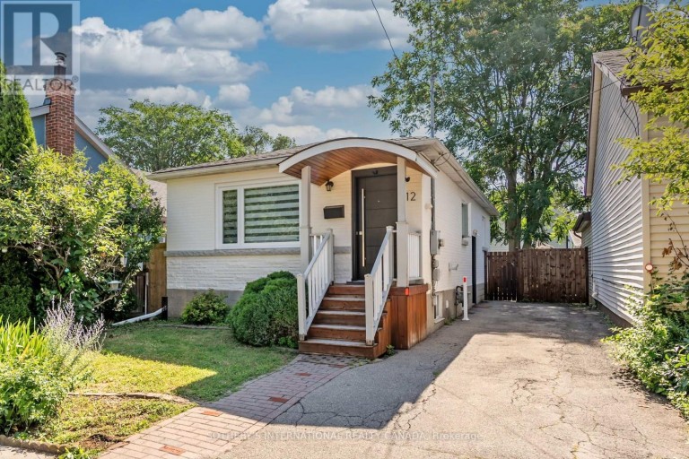 12 PEEL STREET S, Hamilton (Strathcona), Ontario, L9H3E2