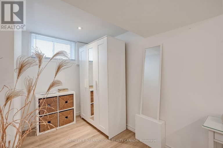 12 PEEL STREET S, Hamilton (Strathcona), Ontario, L9H3E2