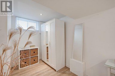 12 PEEL STREET S Hamilton (Strathcona) Ontario photo 17