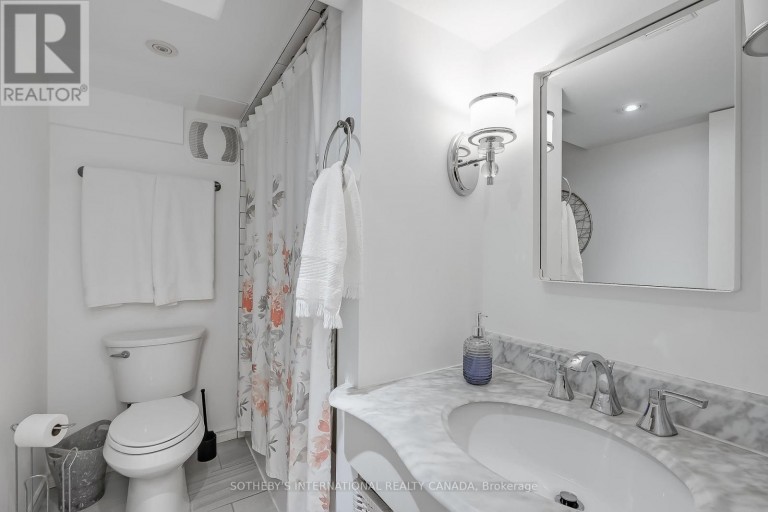 12 PEEL STREET S, Hamilton (Strathcona), Ontario, L9H3E2