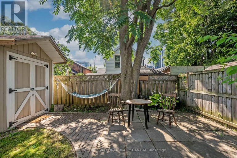 12 PEEL STREET S, Hamilton (Strathcona), Ontario, L9H3E2