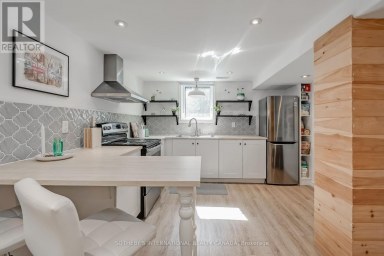 12 PEEL STREET S Hamilton (Strathcona) Ontario photo 4
